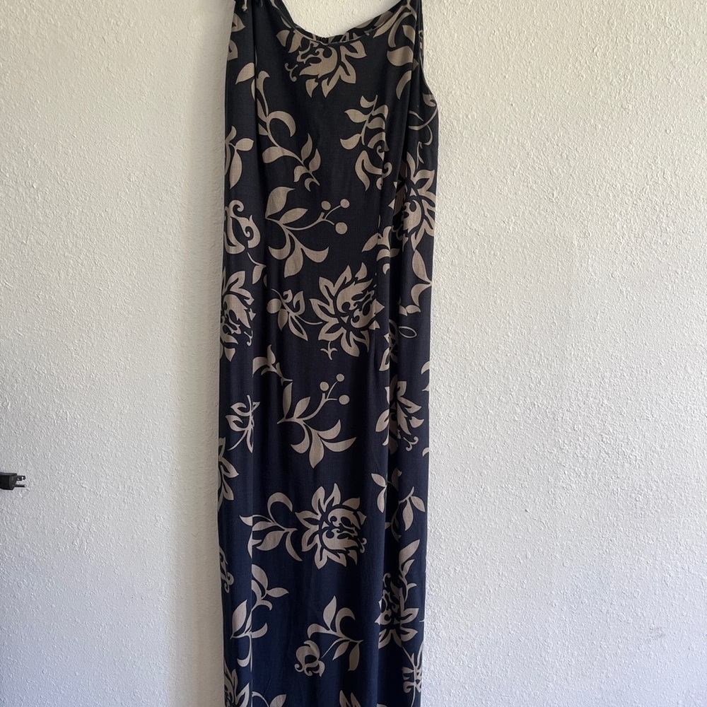 Black and Cream Sleeveless Maxi Dress